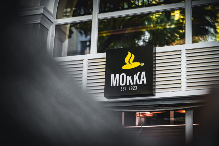 Mokka Specialty Coffee: Σύσσωμη η ιστορία του ελληνικού καφέ, στο κέντρο της Αθήνας